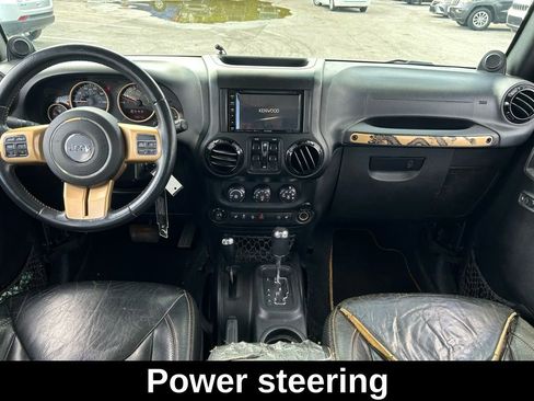 Used 2014 Jeep Wrangler Unlimited Sahara image 11