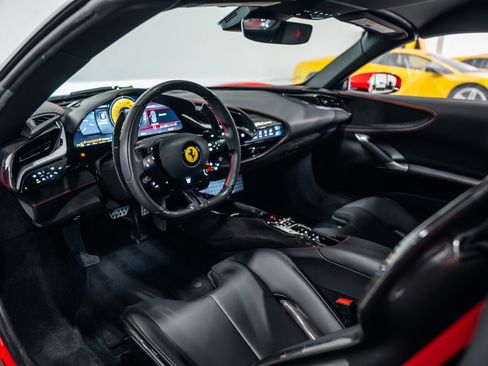 Used 2024 Ferrari SF90 Spider image 14