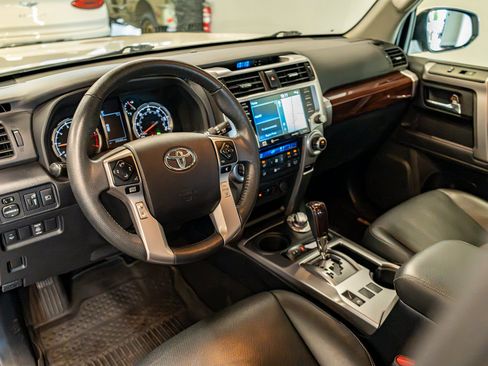 Used 2020 Toyota 4Runner Limited AWD/4WD image 19