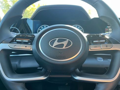 Used 2025 Hyundai Elantra SEL image 29