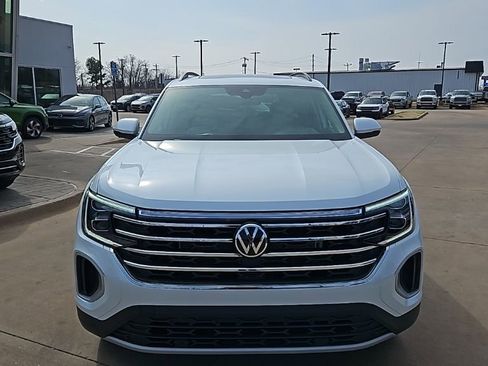 New 2026 Volkswagen Atlas SE FWD image 2
