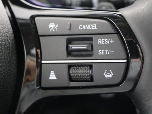 Used 2025 Honda Pilot Elite image 12