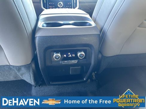 Used 2026 GMC Acadia Elevation w/ Elevation Premium Package FWD image 21