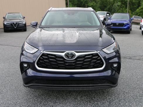 Used 2023 Toyota Highlander XLE FWD image 11