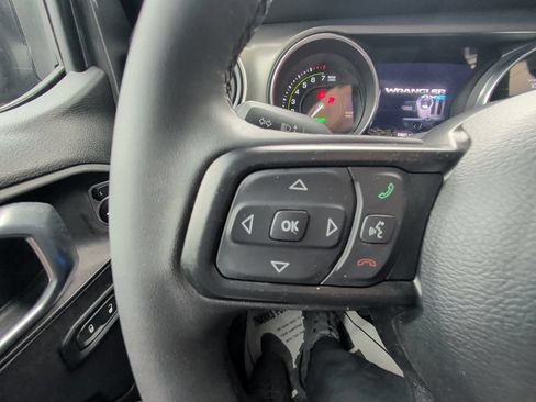 Used 2023 Jeep Wrangler Unlimited w/ Cold Weather Group AWD/4WD image 17