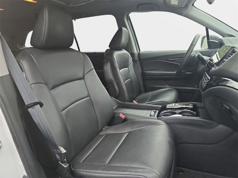 Used 2020 Honda Pilot Touring image 12