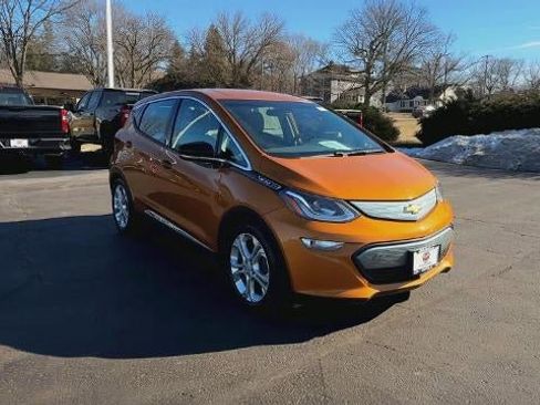 Used 2017 Chevrolet Bolt LT image 2