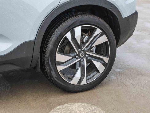 New 2025 Volvo XC40 B5 Plus w/ Protection Package Premier image 10