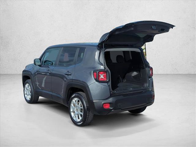 Used 2023 Jeep Renegade Latitude AWD/4WD image 9