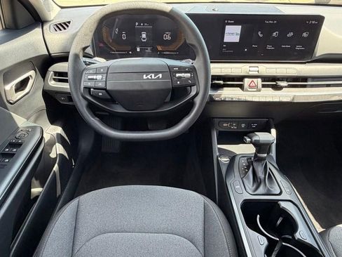 Used 2025 Kia K4 LXS image 14