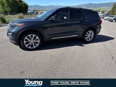 Used 2023 Ford Explorer Platinum w/ Technology Package AWD/4WD image 2