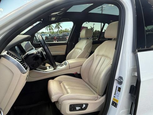 Used 2021 BMW X5 xDrive40i w/ M Sport Package image 18