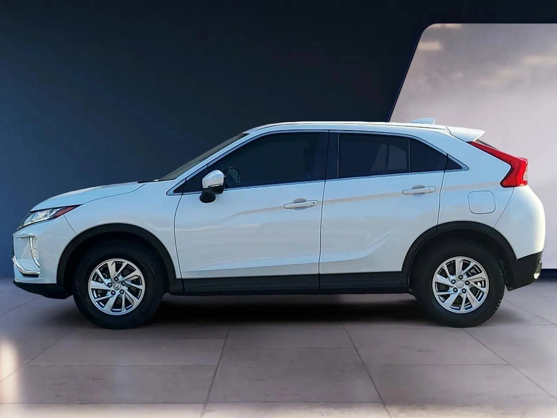 Used 2019 Mitsubishi Eclipse Cross ES FWD image 2