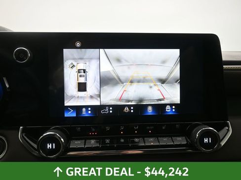 Used 2024 Chevrolet Colorado ZR2 w/ ZR2 Convenience Package III image 30