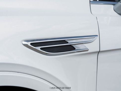 Used 2022 Bentley Bentayga image 53