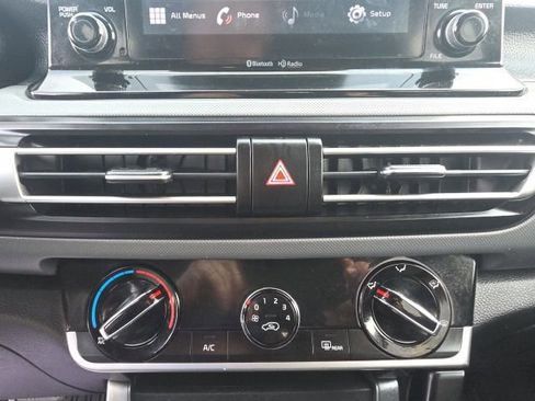 Used 2023 Kia Seltos LX image 12