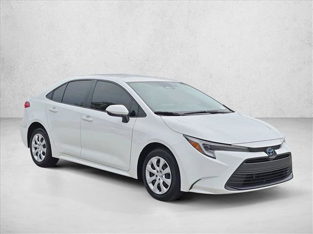 Used 2025 Toyota Corolla LE FWD image 3