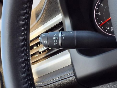 Used 2019 GMC Acadia SLT image 17