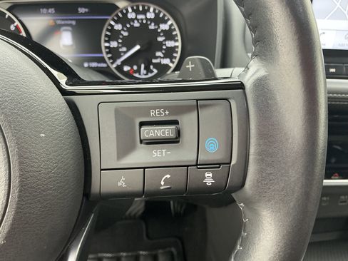 Used 2021 Nissan Rogue SL w/ Premium Package image 10