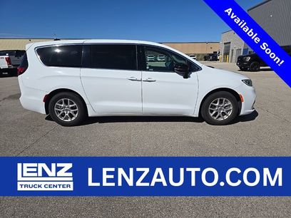 Used 2024 Chrysler Pacifica Touring-L