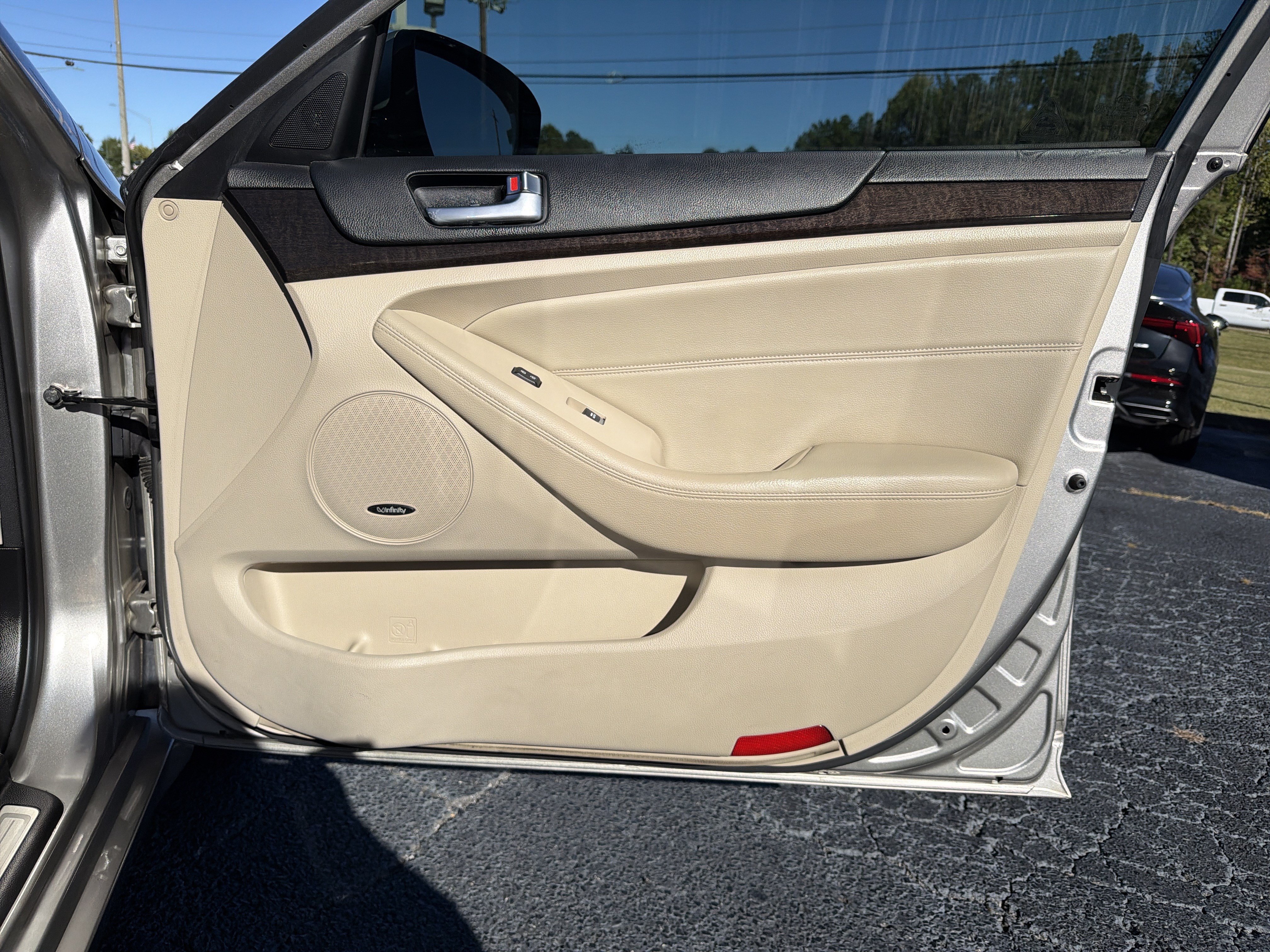 Used 2015 Kia Cadenza Premium w/ Luxury Package FWD image 13