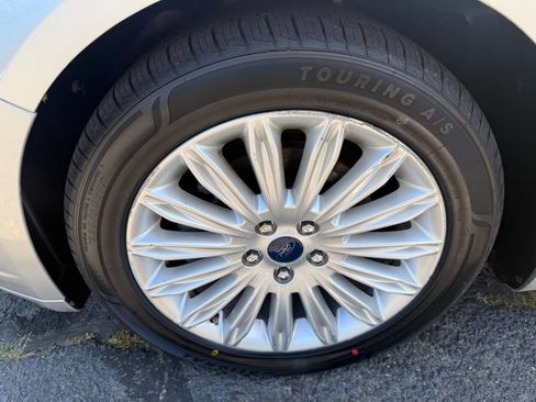 Used 2013 Ford Fusion SE FWD image 20
