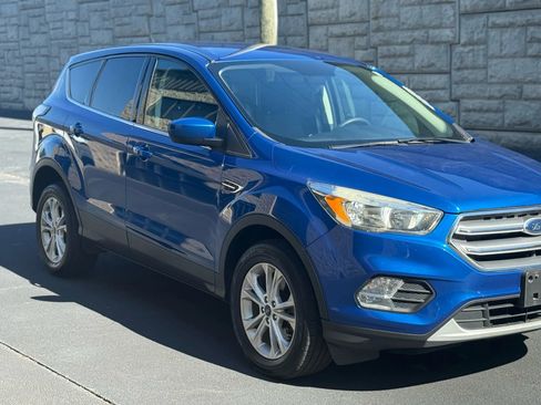 Used 2017 Ford Escape SE w/ SE Cold Weather Package AWD/4WD image 37