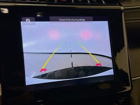 Used 2023 Jeep Grand Cherokee Laredo image 22