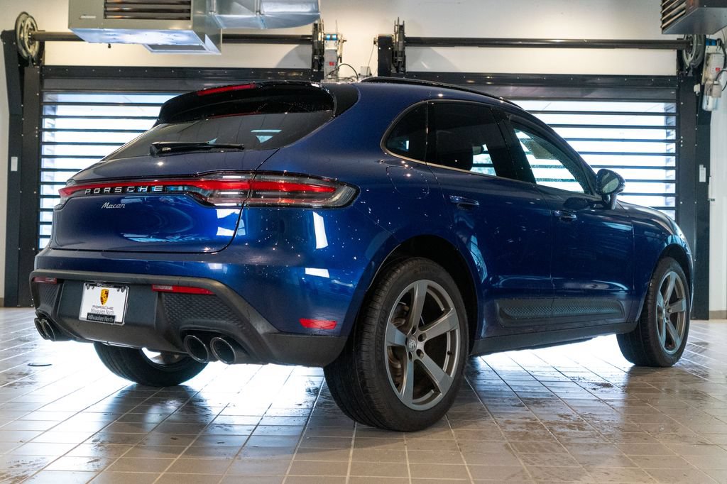 Certified 2025 Porsche Macan AWD/4WD image 9