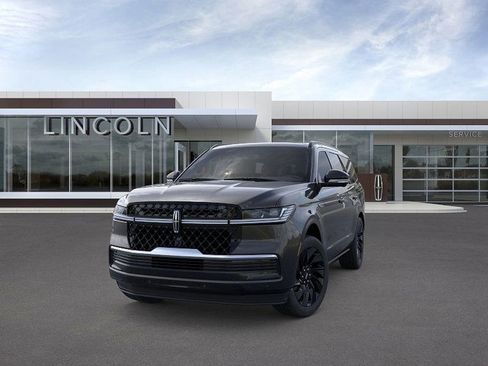 New 2026 Lincoln Navigator Reserve w/ Jet Appearance Package AWD/4WD image 2