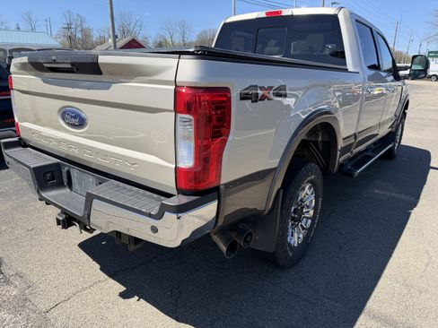 Used 2017 Ford F250 Lariat w/ Lariat Ultimate Package AWD/4WD image 2