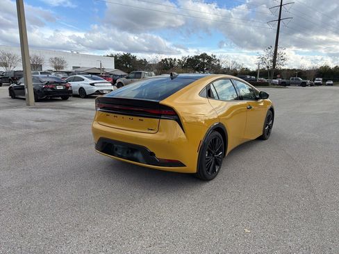 Used 2025 Toyota Prius XLE image 5