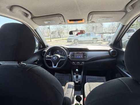 Used 2019 Nissan Kicks S FWD image 27