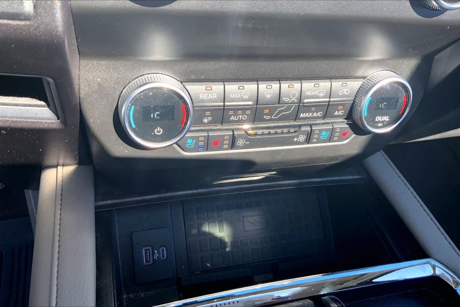 Used 2021 Ford Expedition Limited AWD/4WD image 36