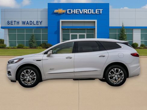 Used 2021 Buick Enclave Avenir w/ Avenir Technology Package FWD image 4