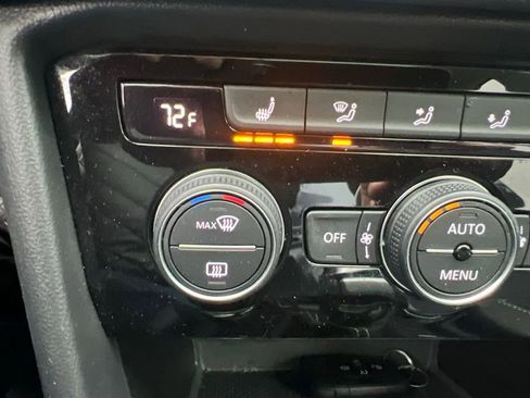 Certified 2023 Volkswagen Taos SEL AWD/4WD image 33