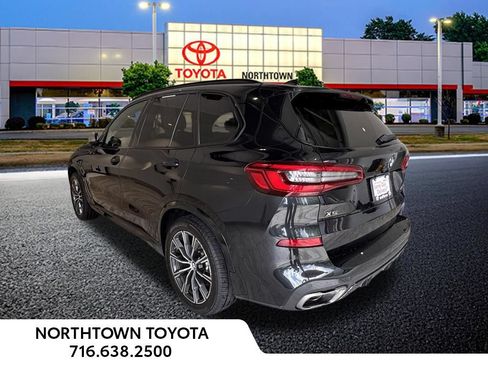 Used 2020 BMW X5 M50i w/ Premium Package AWD/4WD image 3