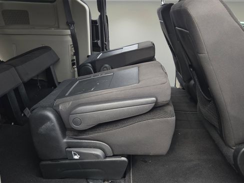 Used 2017 Dodge Grand Caravan SE w/ Power Window Group image 22