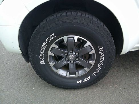 Used 2016 Nissan Frontier SV AWD/4WD image 9