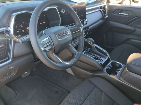 New 2026 GMC Canyon Elevation image 10