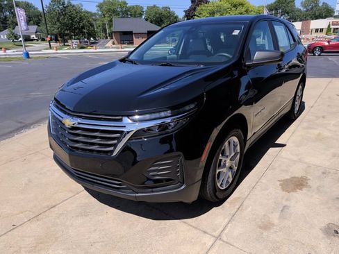 Used 2024 Chevrolet Equinox LS w/ Driver Confidence II Package FWD image 4