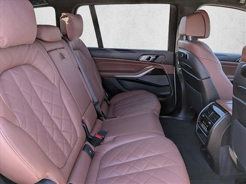 Used 2025 BMW X7 xDrive40i AWD/4WD image 22