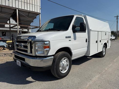 Used 2019 Ford E-350 and Econoline 350 Super Duty w/ Power Windows & Locks Group image 1