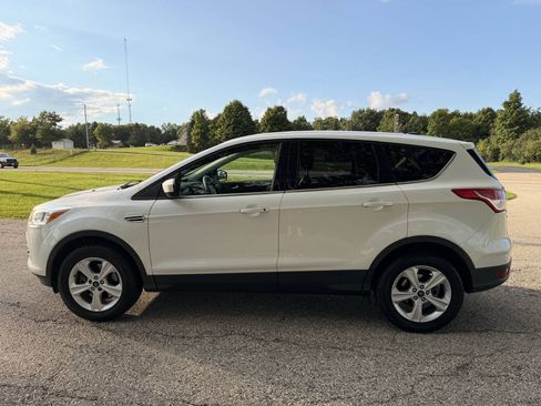 Used 2016 Ford Escape SE AWD/4WD image 2