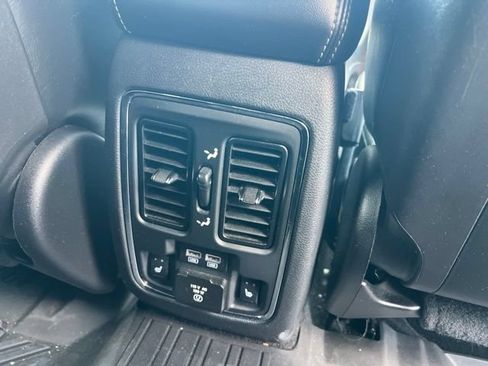 Used 2014 Jeep Grand Cherokee Limited w/ Luxury Group II RWD image 25