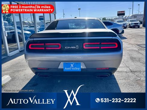 Used 2017 Dodge Challenger R/T image 6