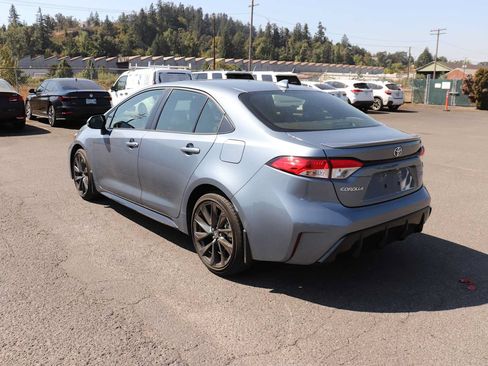 Certified 2026 Toyota Corolla SE w/ SE Package FWD image 7