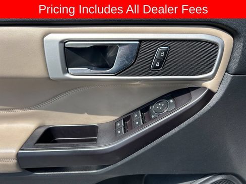 Used 2020 Ford Explorer XLT w/ Equipment Group 202A AWD/4WD image 4