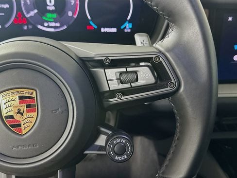 Used 2025 Porsche Cayenne E-Hybrid AWD/4WD image 20