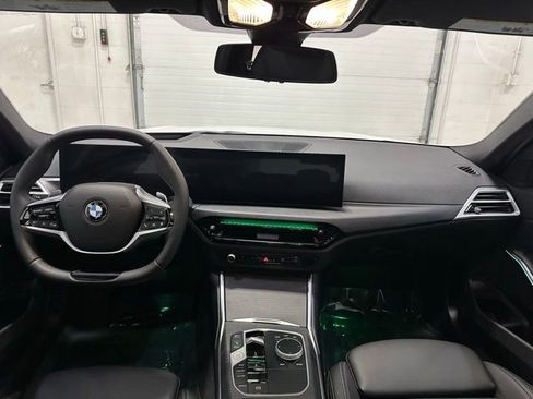 Used 2025 BMW 330i xDrive Sedan w/ Premium Package image 34